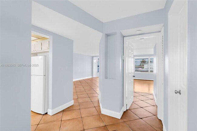 Building Photo - 1300 NE 191st St