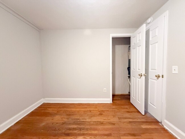 Building Photo - 4 Bedroom Two-Story Home with Large Yard, Lawn Care Included