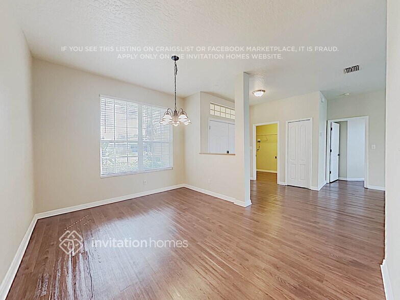 Building Photo - 4926 Buttonwood Dr