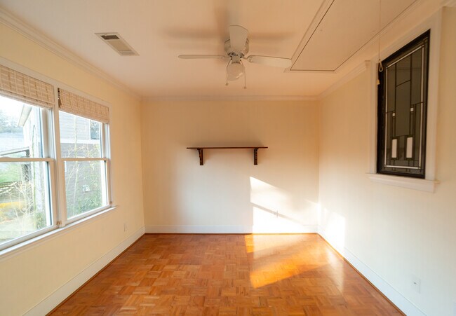 Building Photo - 333 Mathews Ave NE