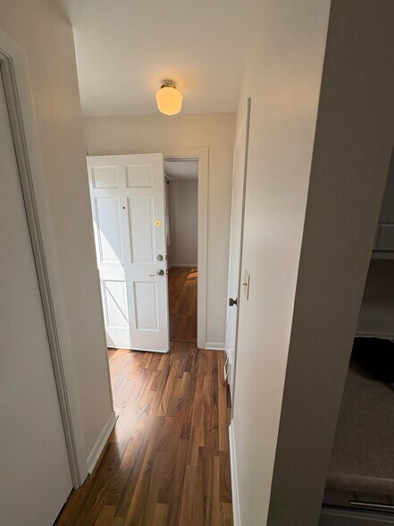 Building Photo - 356 2nd Ct