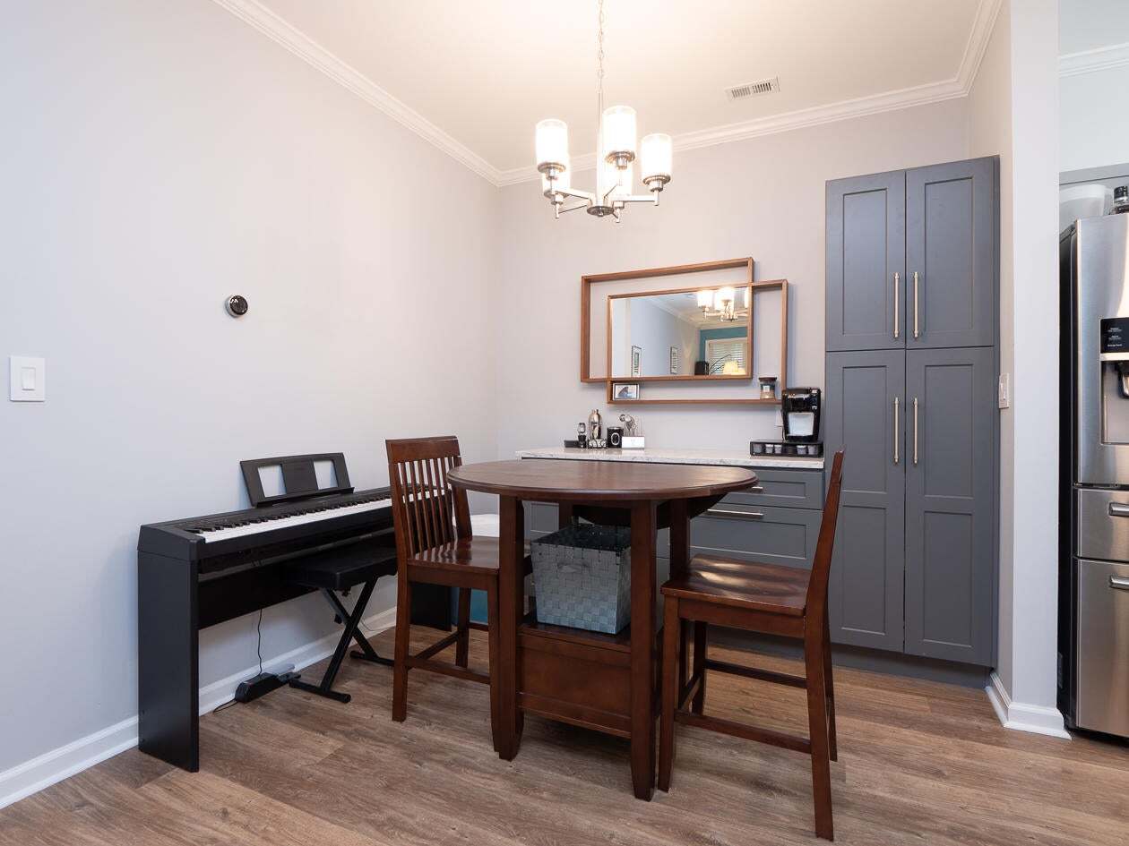 dining or breakfast area - 500 Bucksley Ln