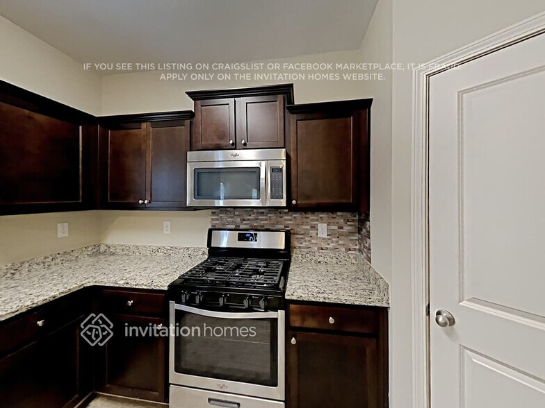 Building Photo - 3729 Pamela Dr SE