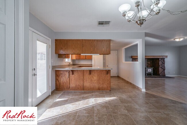 Building Photo - Bright & Spacious 3-Bed, 2-Bath Home in Wa...
