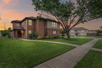 Building Photo - 6505 Tara Ln