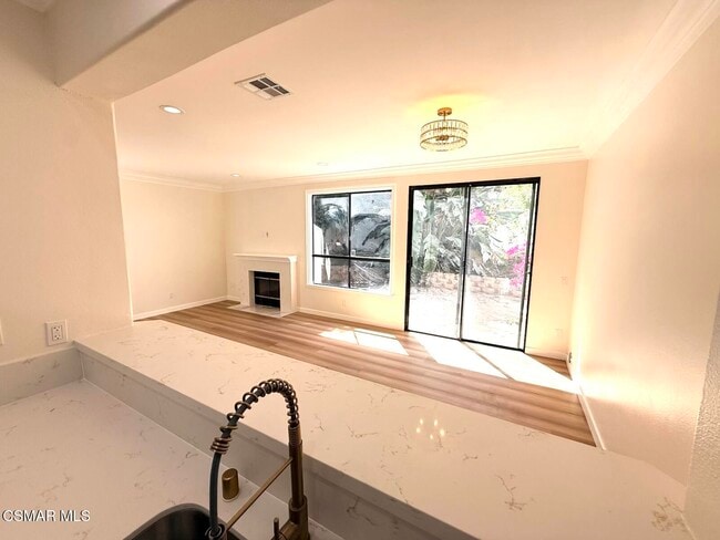 Building Photo - 451 Pavarotti Dr