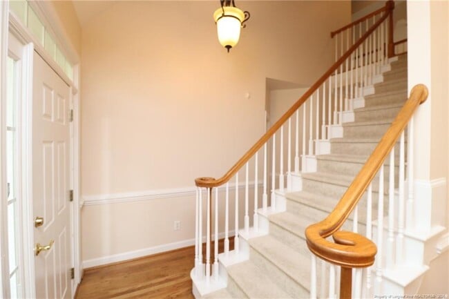 Building Photo - 5445 Brushy Meadows Dr