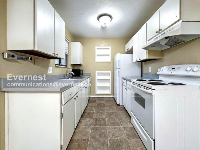 Building Photo - 9379 W 104th Dr