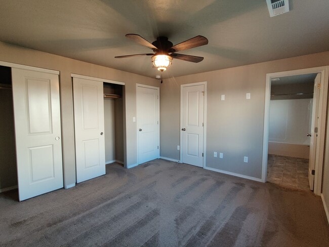Building Photo - Great South Richland Location
