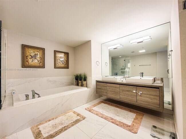 Building Photo - 400 Sunny Isles Blvd