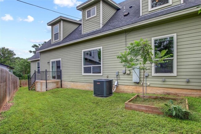 Building Photo - 5109 Lott Ave