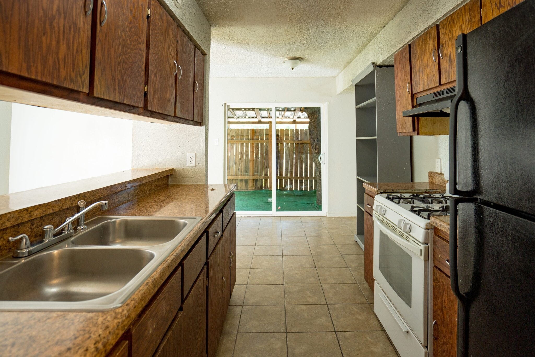 Building Photo - 5805 Cougar Dr