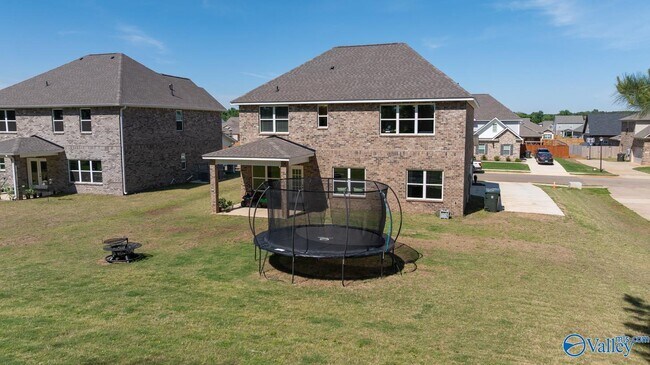 Building Photo - 123 Ivy Vine Dr