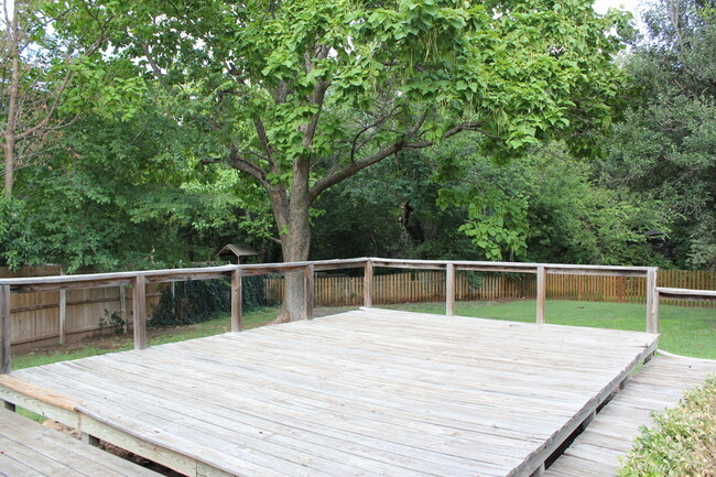 Building Photo - 517 Partridge Ln