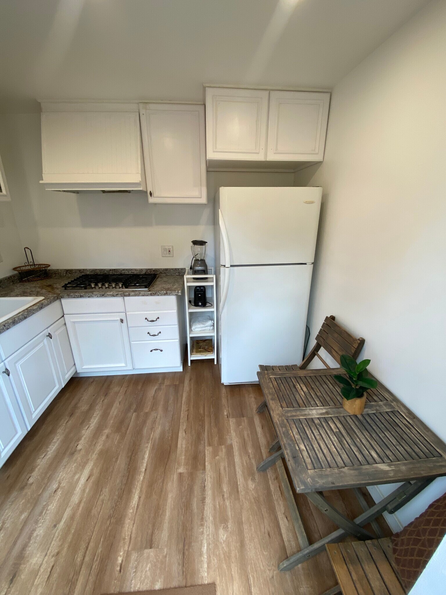 Building Photo - 1851 Magnolia Ave