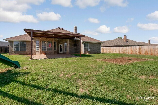 Building Photo - 7017 Springwater Ave