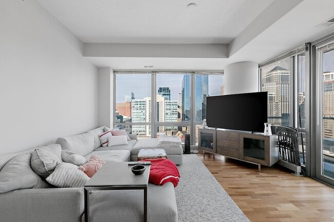 Building Photo - 929 Portland Ave