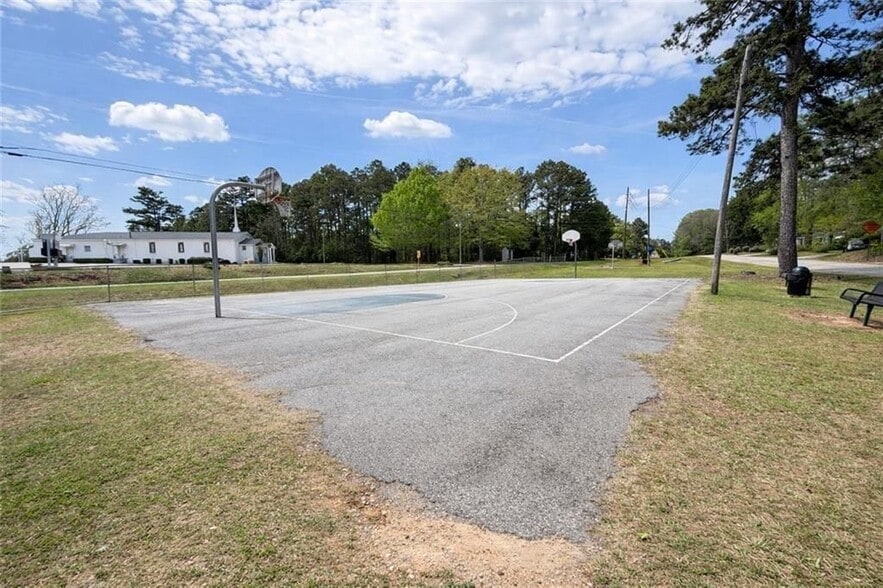 Building Photo - 2146 Brookview Dr NE