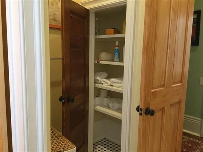 Building Photo - STRAIGHTndp7709