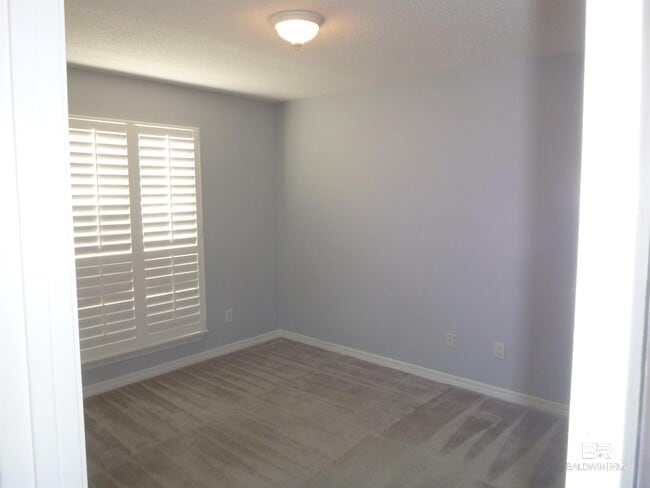 Building Photo - 30738 Pinyon Dr