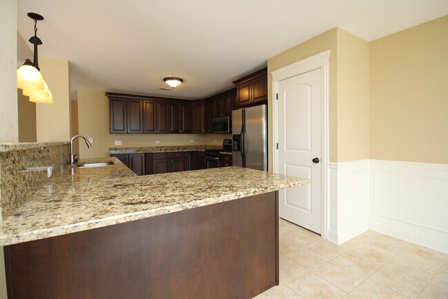 Building Photo - 10765 Clocktower Dr