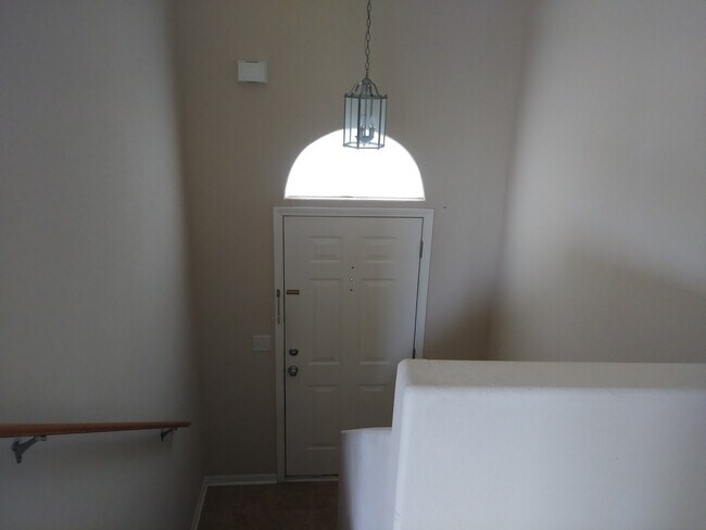 Building Photo - Coming Soon – Spacious Northland Single-Family Home!