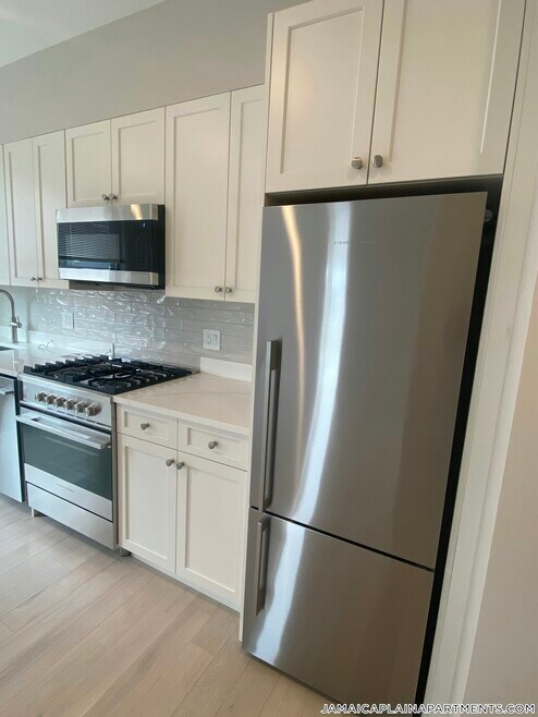 Building Photo - 197 Green St