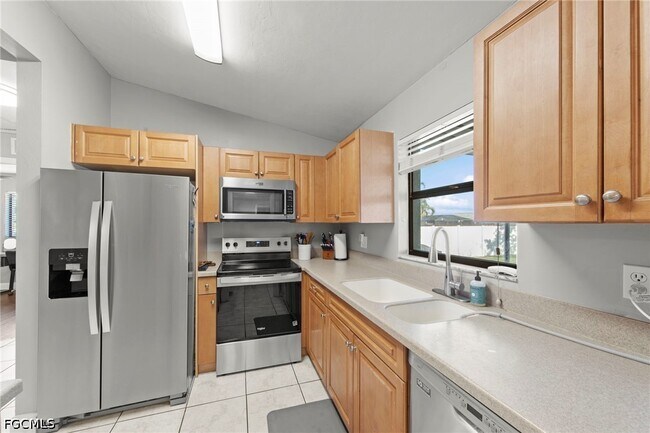 Building Photo - 311 SW 19th Ln