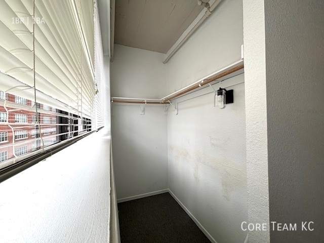 Building Photo - 320 W 7th St