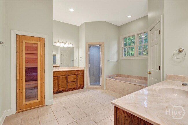 Building Photo - 2 Wakefield Pl