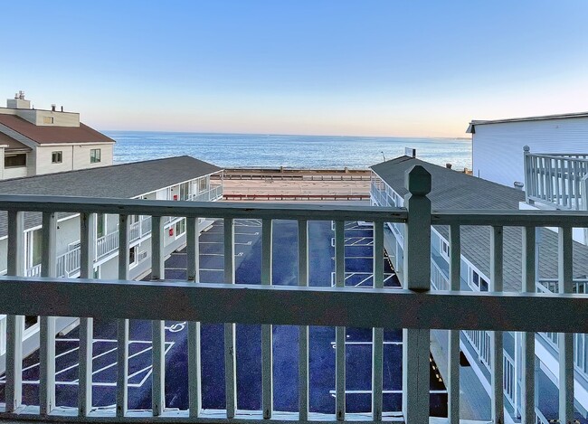 Building Photo - WINTER RENTAL 1 BED 1 BATH CONDO OCEAN AND MARSH VIEWS.