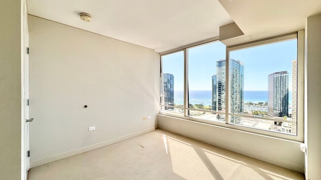 Building Photo - Gorgeous Views from HIGH-FLOOR 2 BED 2 BAT...