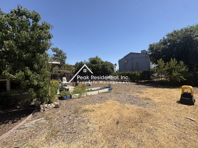 Building Photo - 3806 45th Ave