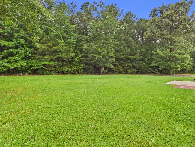 Building Photo - 602 Princess Anne Cir