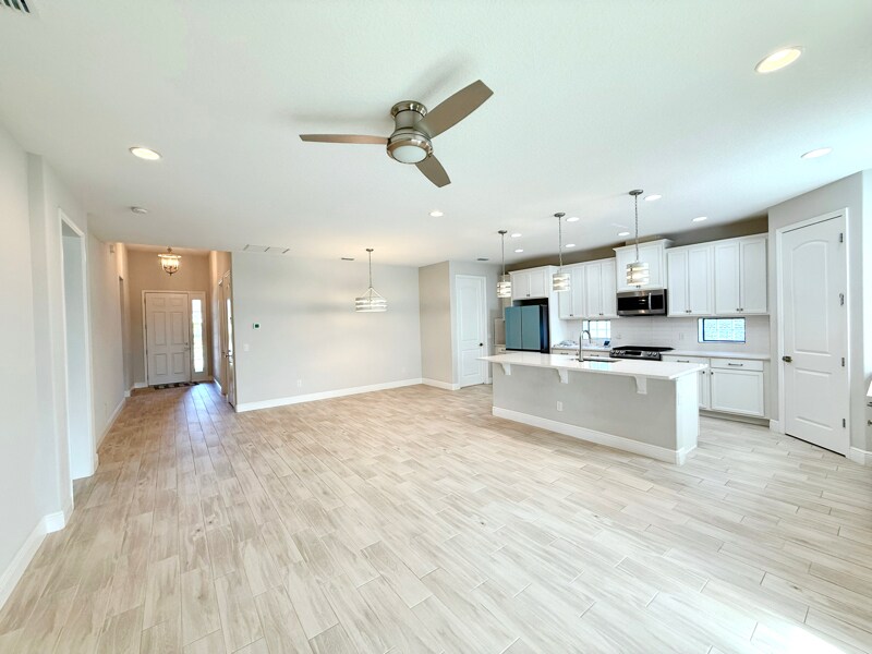 Building Photo - 7917 Dobre Wy