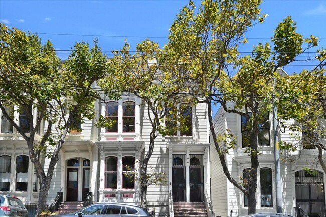 Building Photo - 656 Hayes St