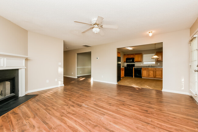 Building Photo - Spacious 4 Bedroom Atlanta Home