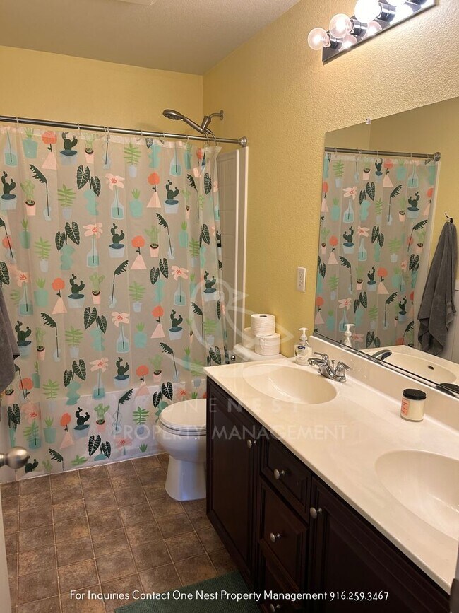 Building Photo - 3 bdrm + Den rental in Plumas Lake!