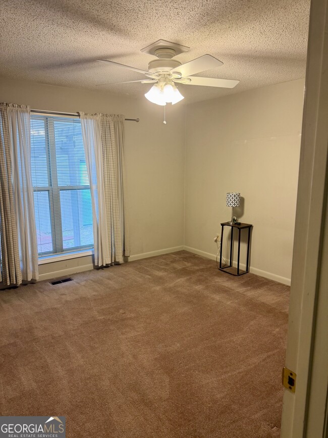 Building Photo - 507 Bridlepath Ln