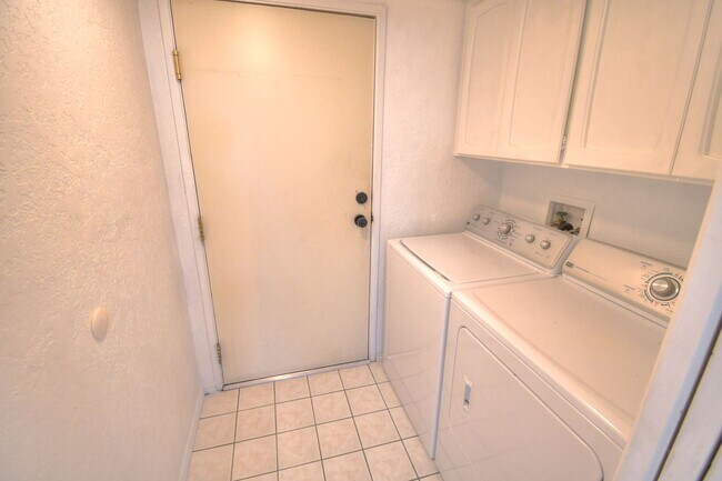 Building Photo - Live in the Foothills