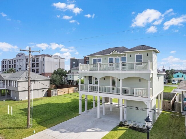 Building Photo - 1102 64th St