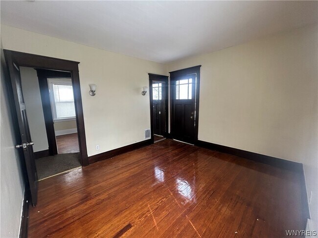 Building Photo - 41 Page St