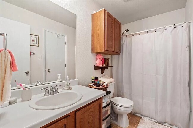 Building Photo - 206 Black