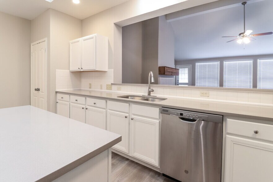 Building Photo - 3723 Eagles Nest St