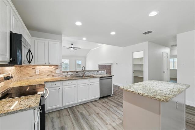 Building Photo - 8828 Chisholm Trail