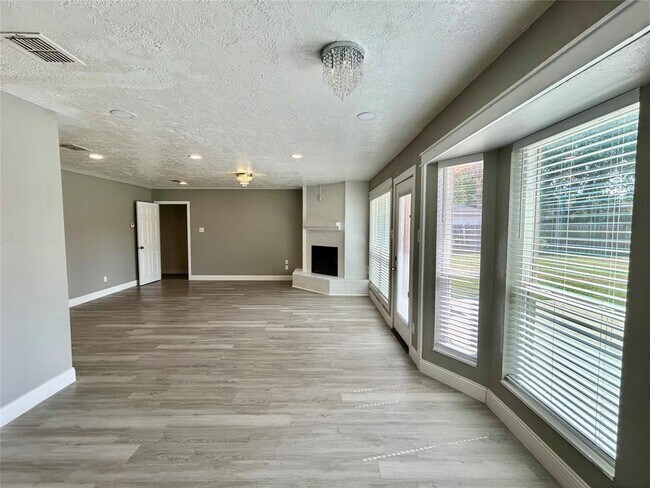 Building Photo - 1808 Sleepy Creek Way