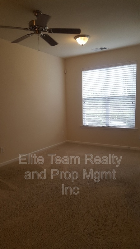 Building Photo - 11190 Bridgewater Dr