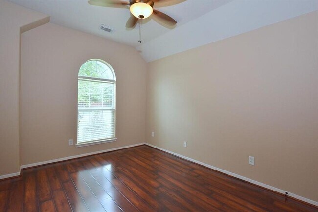 Building Photo - 1523 Stone Canyon Dr