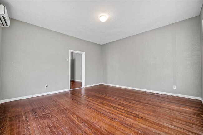 Building Photo - 3010 Garrow St