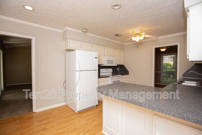 Building Photo - 1430 Lokey Dr